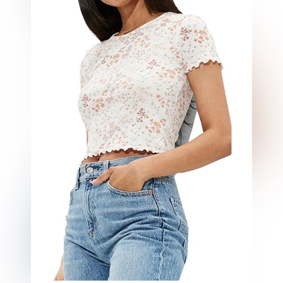 American Eagle Outfitters Tops - American Eagle Outfitters Cream Floral Print Crop T-Shirt